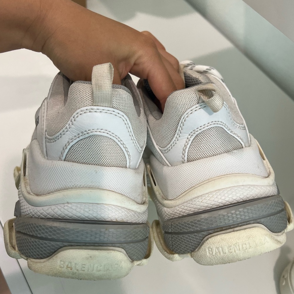BALENCIAGA WOMEN'S TRIPLE S SNEAKER IN WHITE